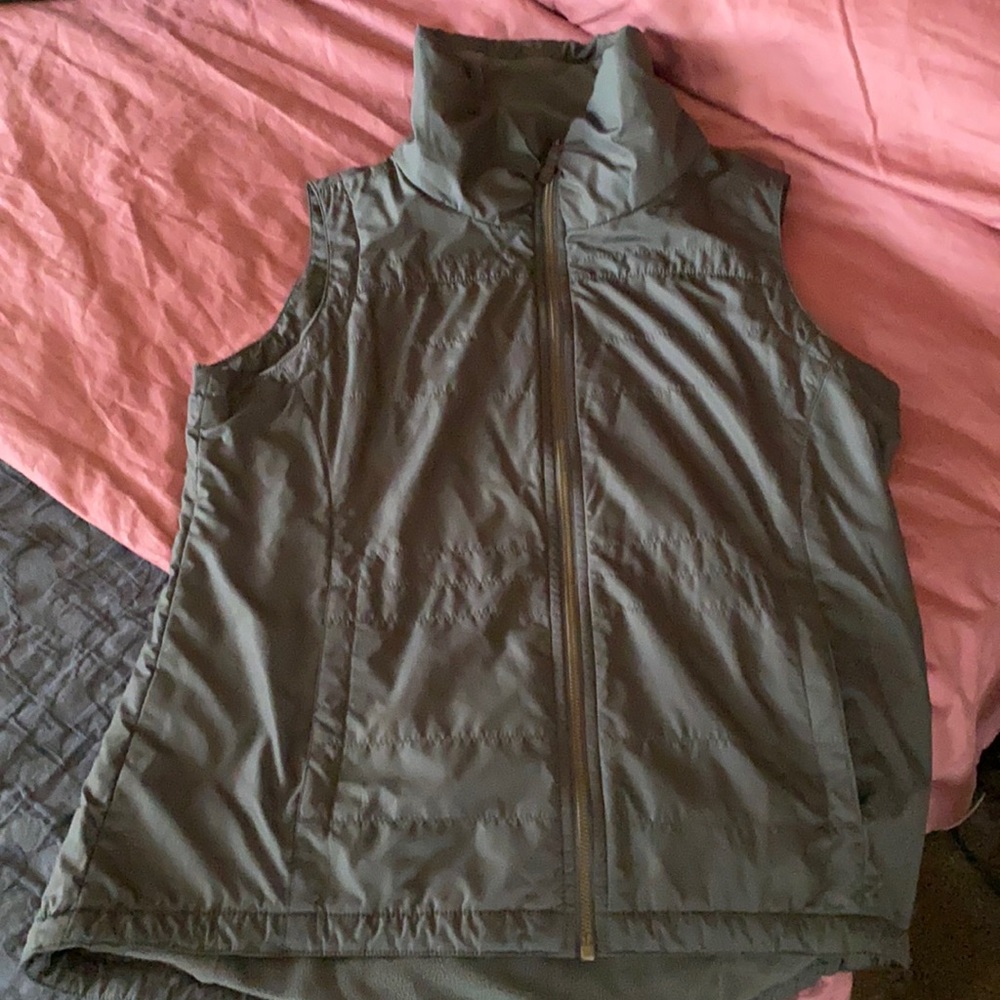 Columbia vest